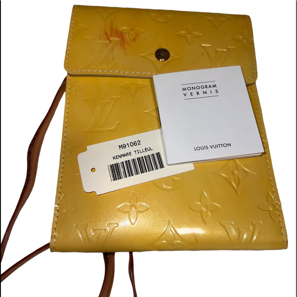 Authentic Louis Vuitton Vernis Kenmare Tilleul